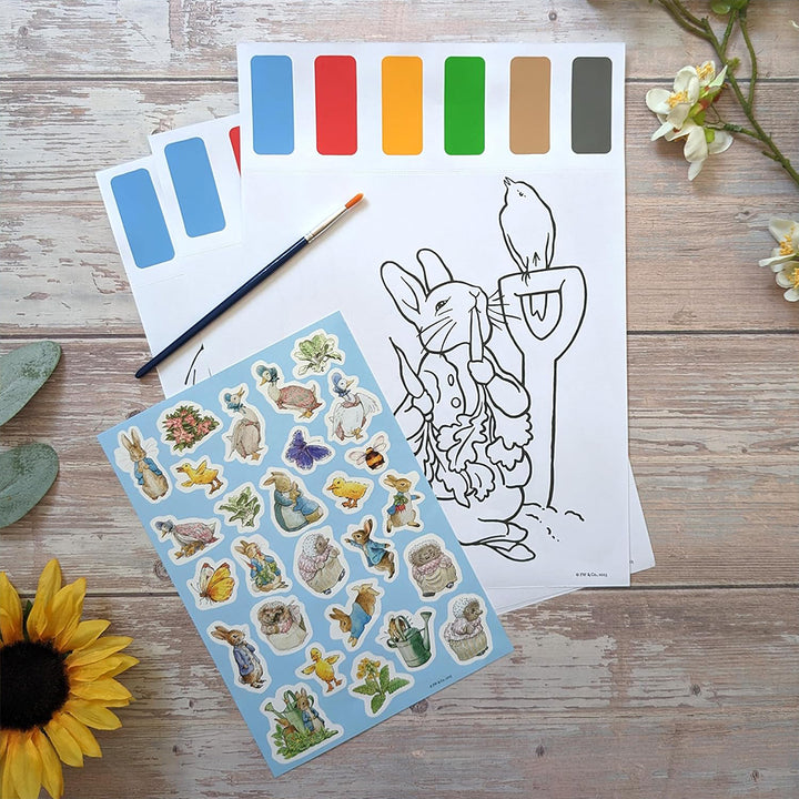 Peter Rabbit & Friends | Beatrix Potter | Colouring Set with Crayons & Stickers