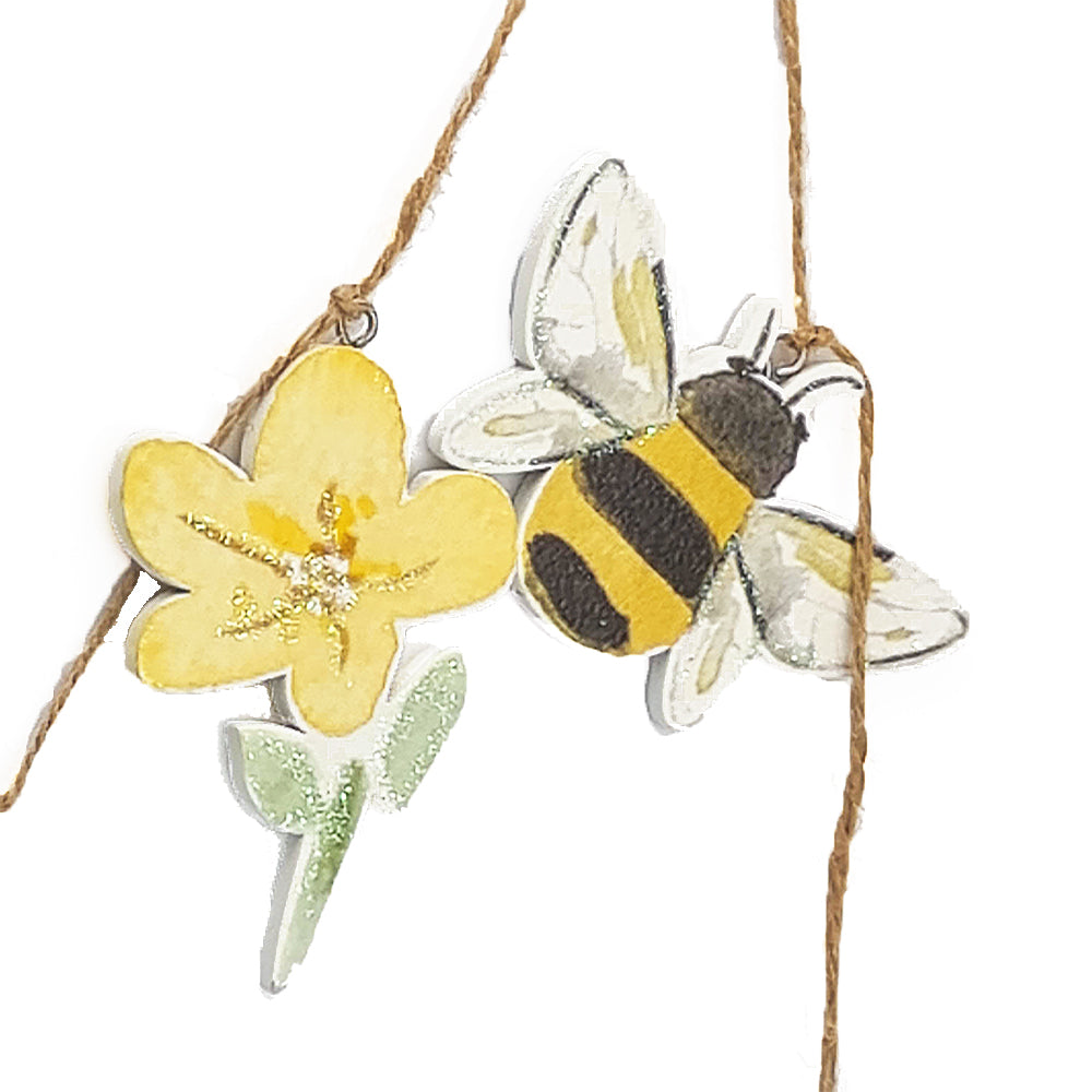 Gisela Graham 1.2m Wooden Bee & Buttercup Flower Spring or Easter Garland